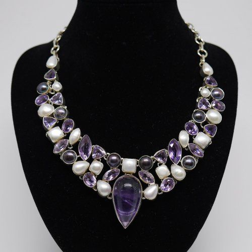 alt="Gargantilla de Plata de ley 925 Mils. amatistas y Perlas de agua dulce www.santelmotienda.com"