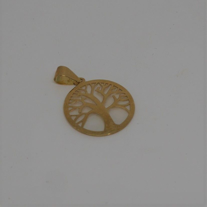 alt=\"Medalla de Oro de ley 18 K. y nacar imagen arbol de la vida. www.santelmotienda.com\"