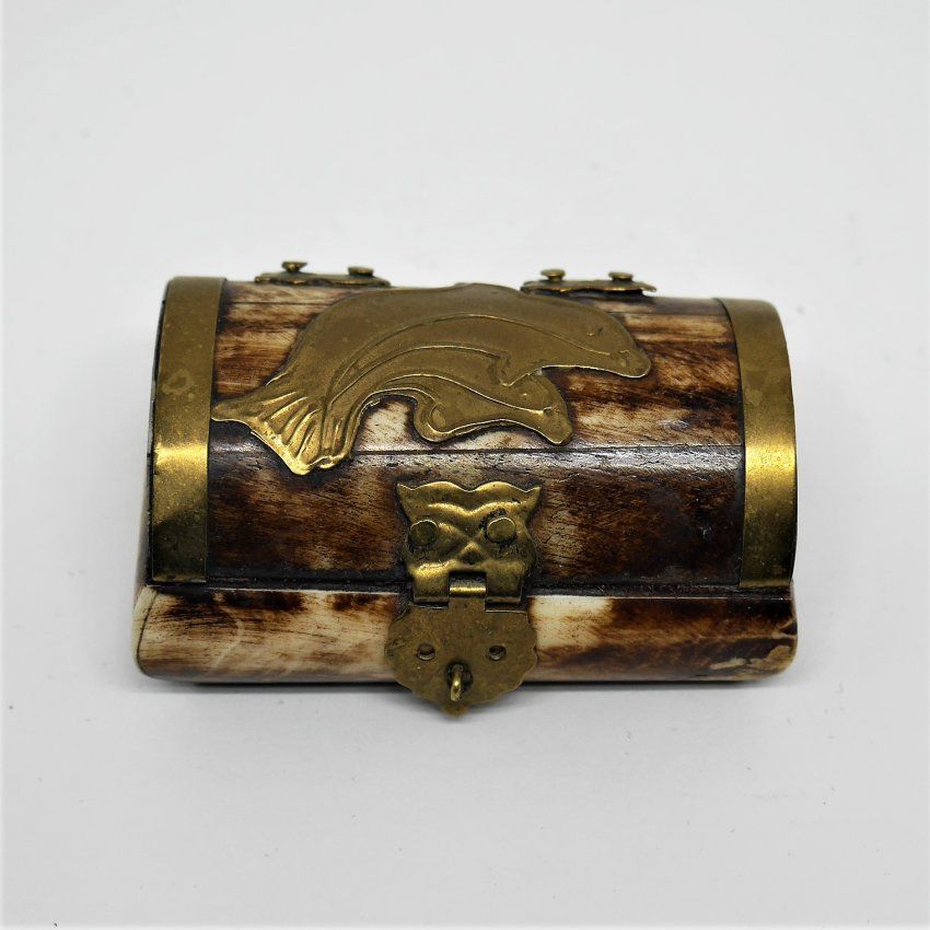 Alt=\"caja antigua de hueso, madera y laton.www.santelmotienda.com\"
