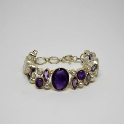alt=\"Pulsera de Plata de ley 925 Mils. amatistas y Perlas de agua dulce\"