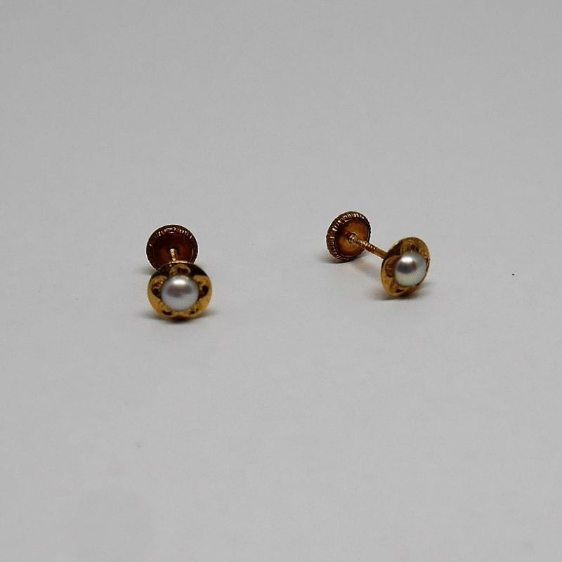 alt=\"pendientes niña de oro de ley 18 K. con perla cultivada Japonesa\"