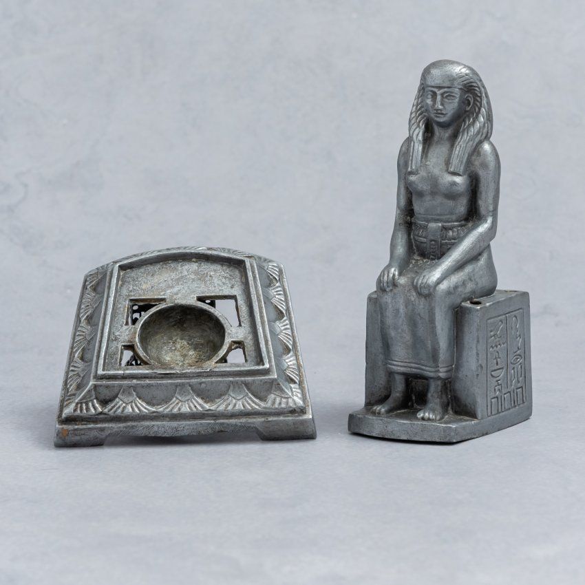 Alt="Figura esenciero mujer de metal egipcia para 4 varillas