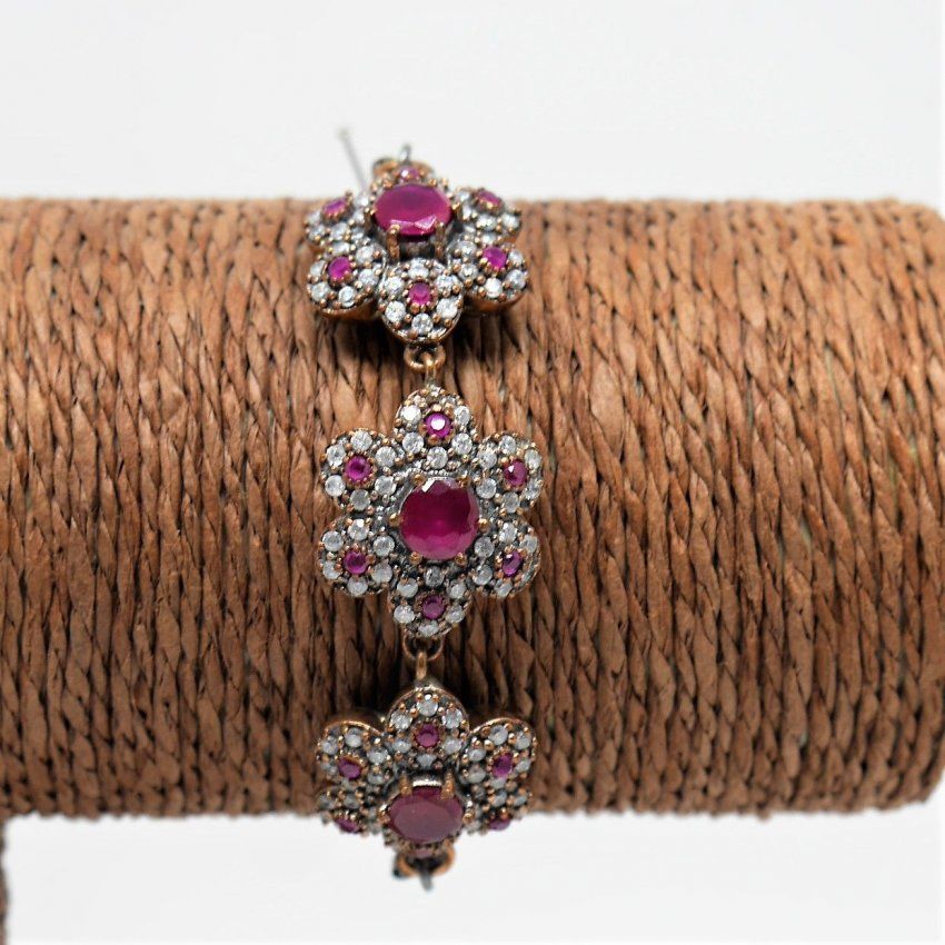 alt=\"pulsera de plata de ley 925 Mils. con zafiros blancos y azules. www.santelmotienda.com\"