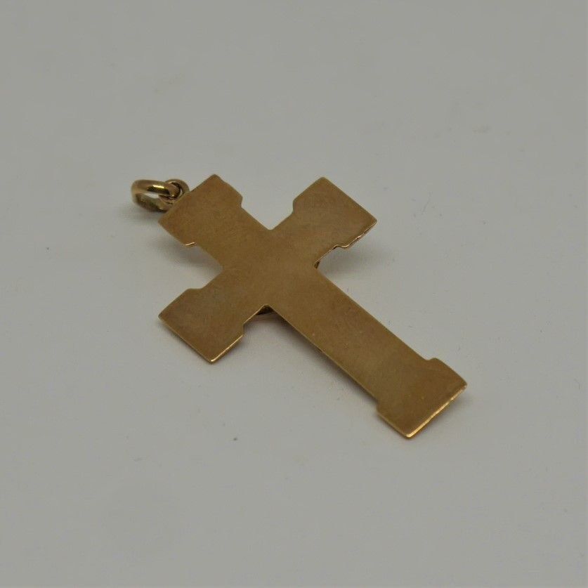 alt="Crucifijo de Oro de ley 18 K