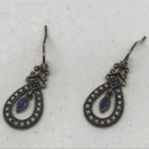 alt="pendientes oro zafiros azules perlitas"