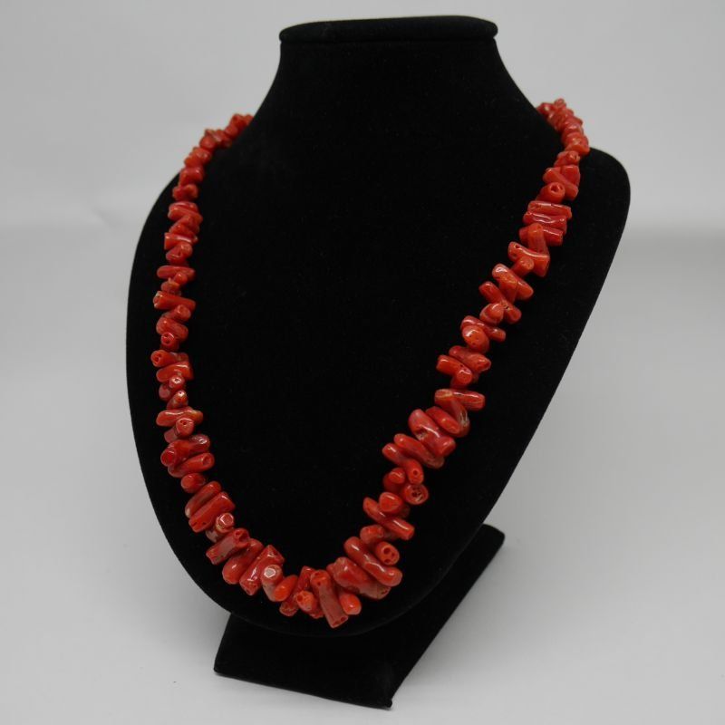 Collar de Raíz de Coral con cierre de Plata de ley 925 Mils.