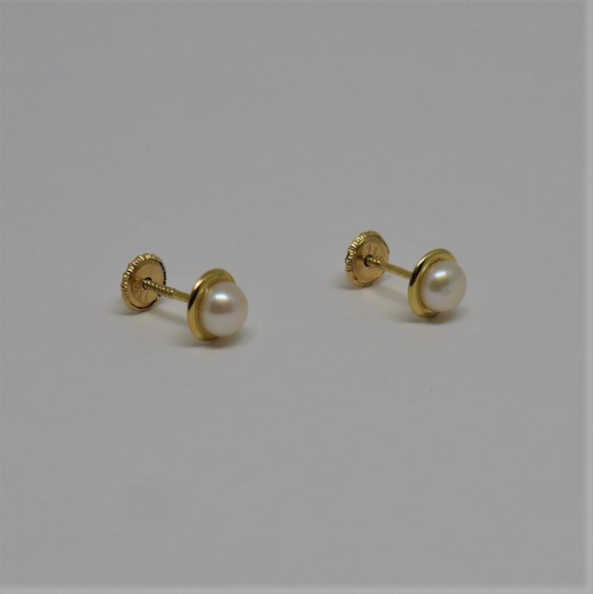 alt=\"pendientes niña de oro de ley 18 K. con perlas cultivadas japonesas\"