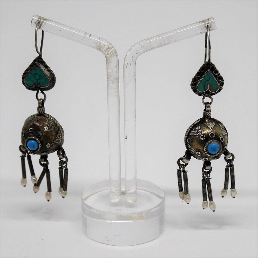 alt=\"Pendientes largos Afganos de Plata y laton con Turquesas y Perlas de rio. santelmotienda.com\"