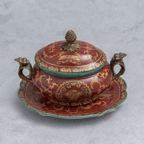 Alt= \"Sopera adele carey de Porcerlana y Bronce China. www.santelmotienda.com\"