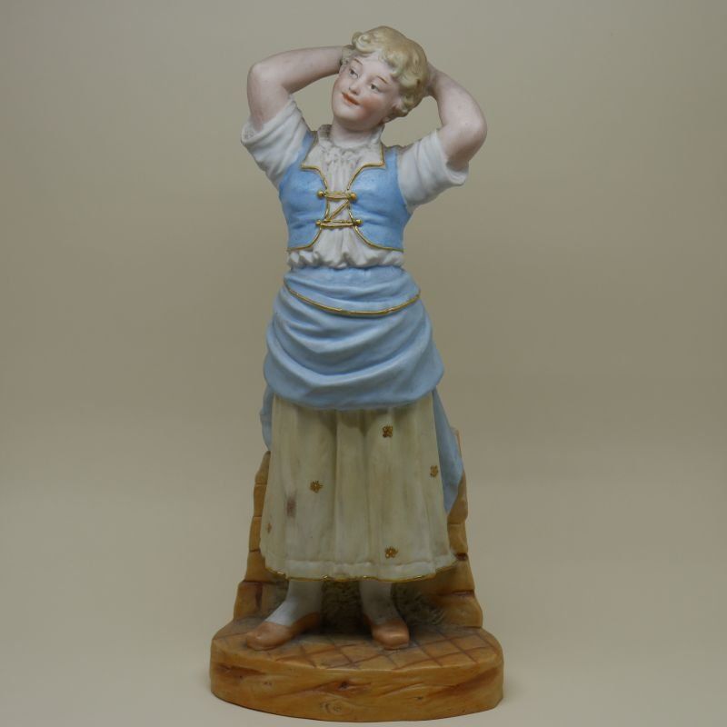 alt=\"Figura de porcelana coloreada Biscuit, señora, principios del Siglo XX\"JPG