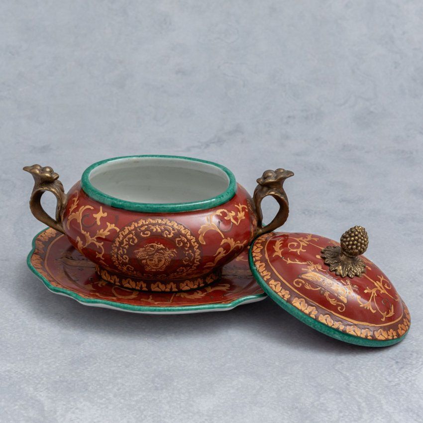 Alt= \"Sopera adele carey de Porcerlana y Bronce China. www.santelmotienda.com\"