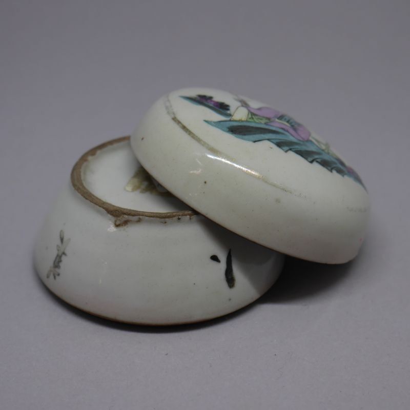 alt=\"Caja de porcelana China, principios del Siglo XX\"JPG