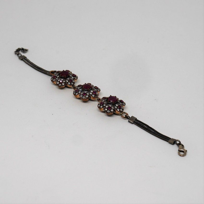 alt=\"pulsera de plata de ley 925 Mils. con zafiros blancos y azules. www.santelmotienda.com\"