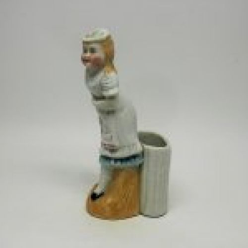 alt="figura porcelana europea siglo XIX