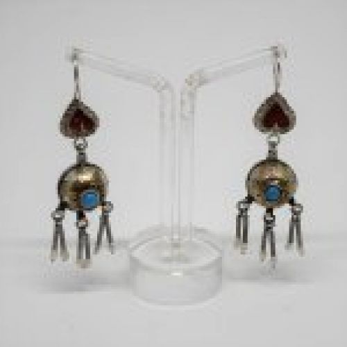 alt=\"Pendientes largos Afganos de Plata y laton con Cornalinas y Perlas de rio. santelmotienda.com\"