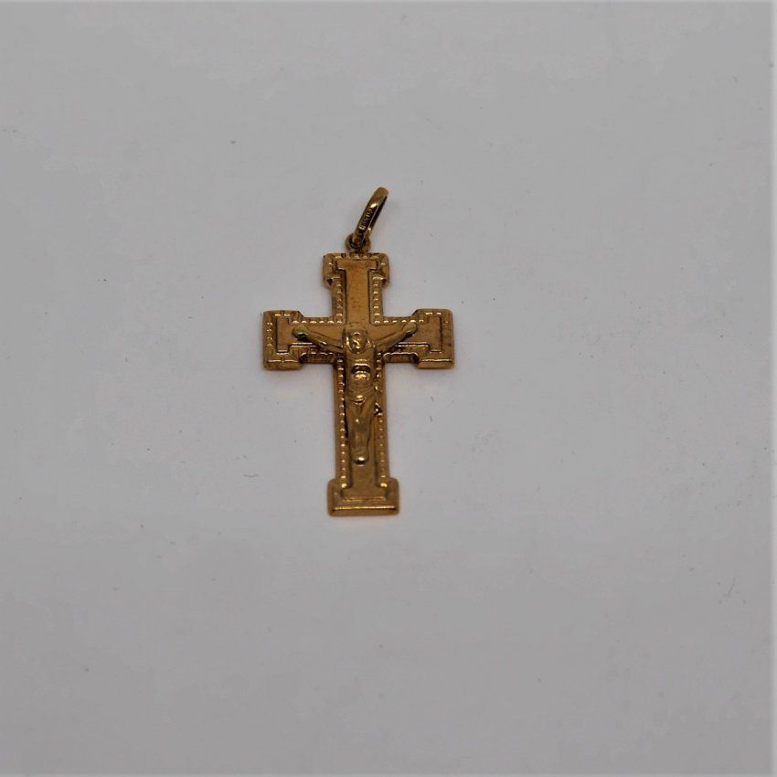 alt="Crucifijo de Oro de ley 18 K