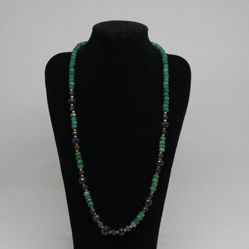 alt=\"gargantilla plata dorada con piedras naturales\"