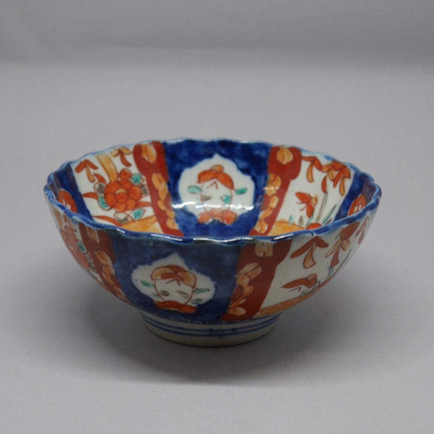 alt=\"Cuenco antiguo de porcelana Japonesa Imari\"