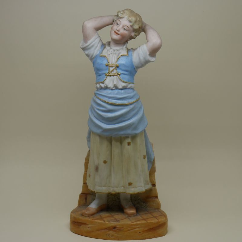 alt="Figura de porcelana coloreada Biscuit, señora, principios del Siglo XX"JPG