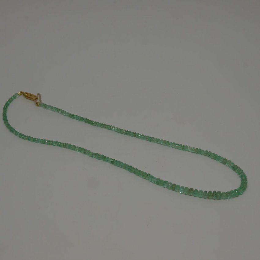 alt=\"collar esmeraldas con cierre de oro. www.santelmotienda.com\"