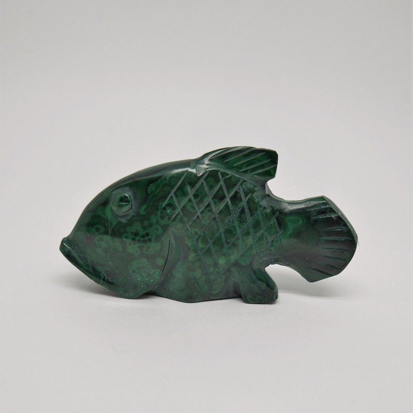 alt=\"pez en miniaura de Malaquita tallado a mano. www.santelmotienda.com\"