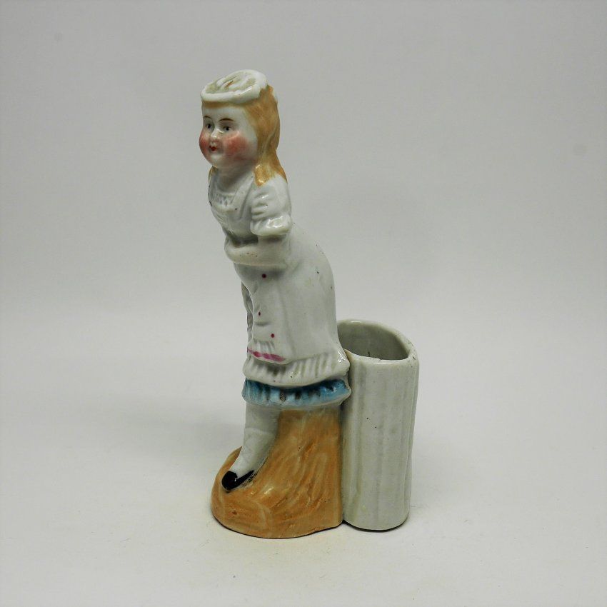 alt="figura porcelana europea siglo XIX