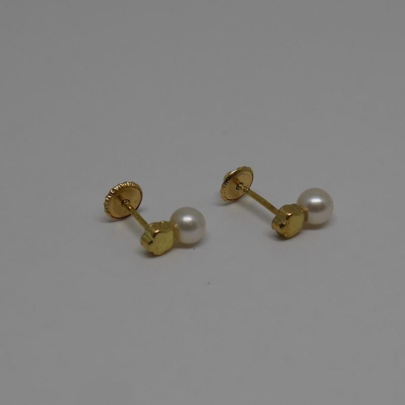alt="pendientes niña oro perlas"