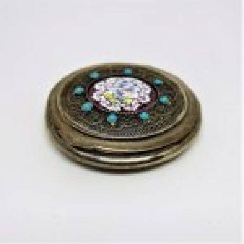 Alt=\"Polvera antigua de plata con esmalte y simil de turquesas.www.santelmotienda.com\"