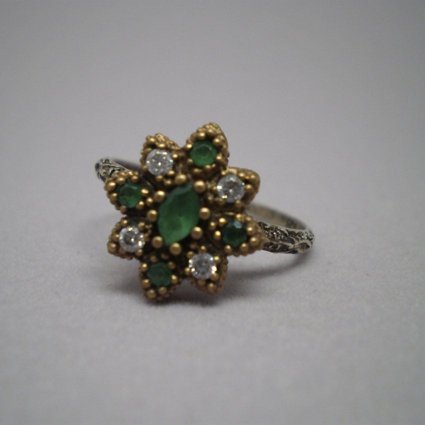 Sortija de plata de ley 925 Mls. y plata dorada, circonitas y piedras semipreciosas verdes