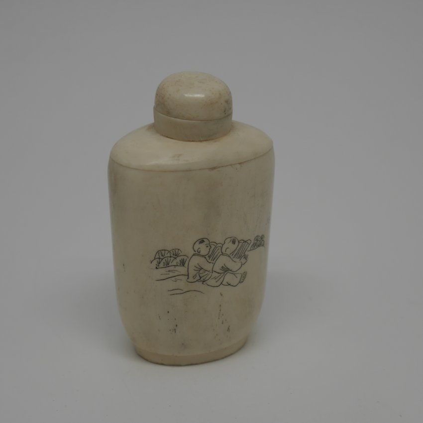 Esenciero de hueso fabricado a mano