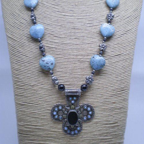 Collar Afgano de alpaca con 6 turquesas y centro onix