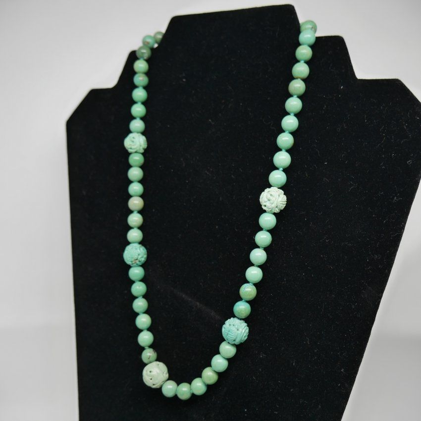 Collar de Turquesas con cierre de Oro de ley 18 K.