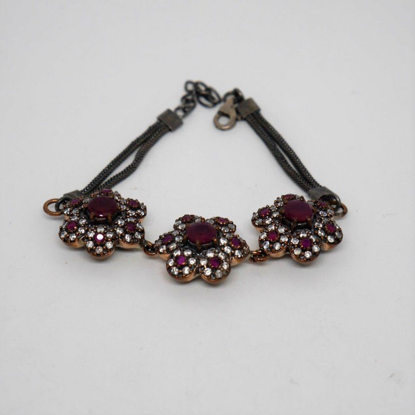 alt=\"pulsera de plata de ley 925 Mils. con zafiros blancos y azules. www.santelmotienda.com\"