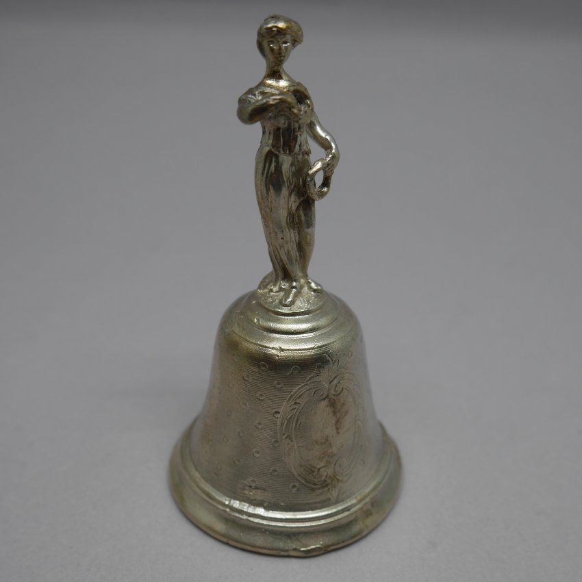 alt=\"Campana de Plata de ley 925 Mils.\"