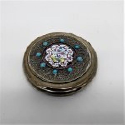 Alt=\"Polvera antigua de plata con esmalte y simil de turquesas.www.santelmotienda.com\"