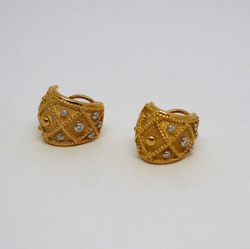 alt:\"pendientes omega oro 18 k. con brillantes. www.santelmotienda.com\"