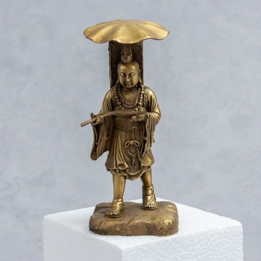 Alt=\"figura bronce monje budista. www.santelmotienda.com\"