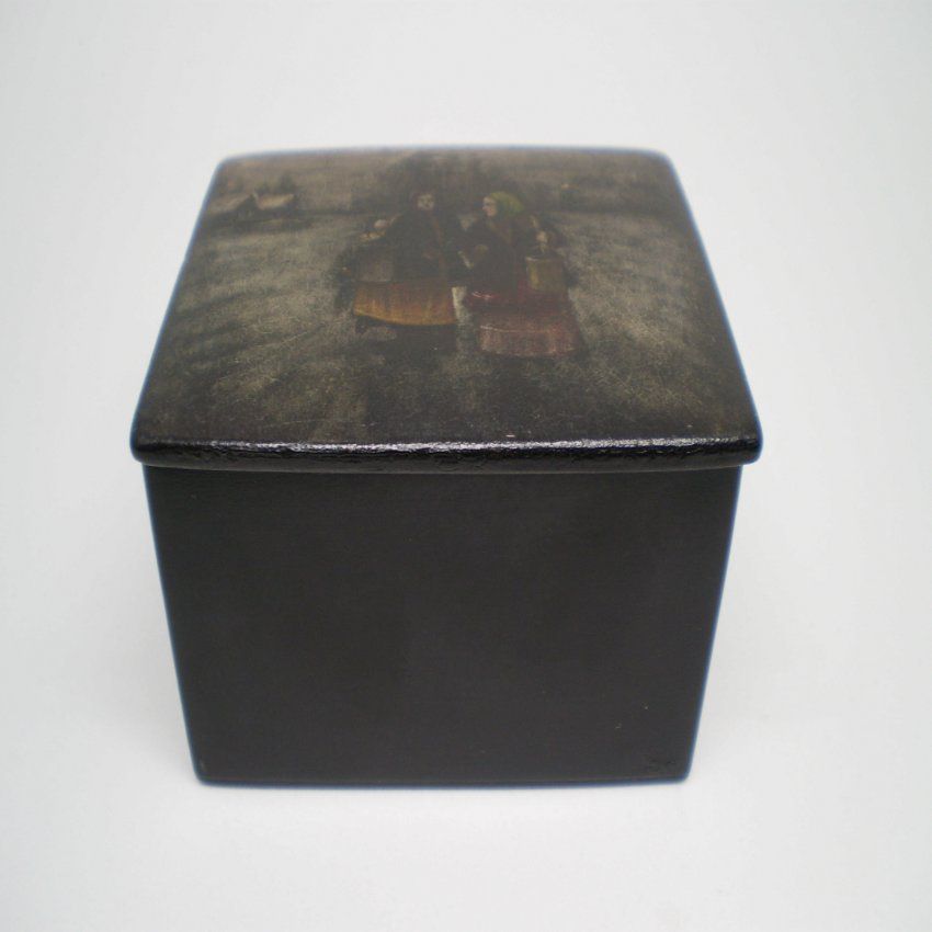 alt=\"Caja Rusa lacada cuadrada\"