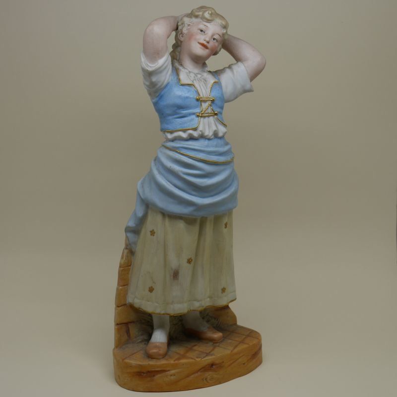 alt="Figura de porcelana coloreada Biscuit, señora, principios del Siglo XX"JPG