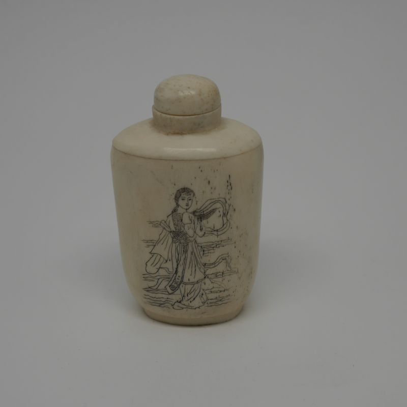 Esenciero de hueso fabricado a mano