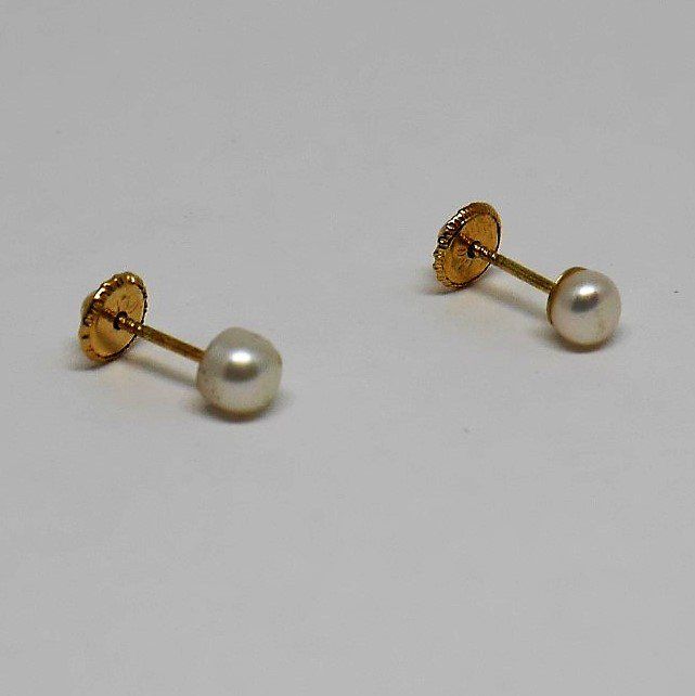 alt=\"pendientes niña de oro de ley 18 K. con perlas cultivadas japonesas\"