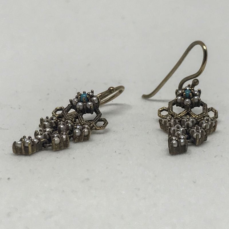 alt=\"Pendientes de oro 9 K. con turquesas y perlitas\"