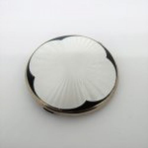 alt=\"polvera glilloche francesa de los años 40 de plata de ley con esmalte. www.santelmotienda.com\"