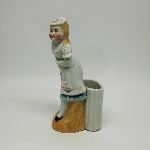 alt=\"figura porcelana europea siglo XIX. www.santelmotienda.com\"