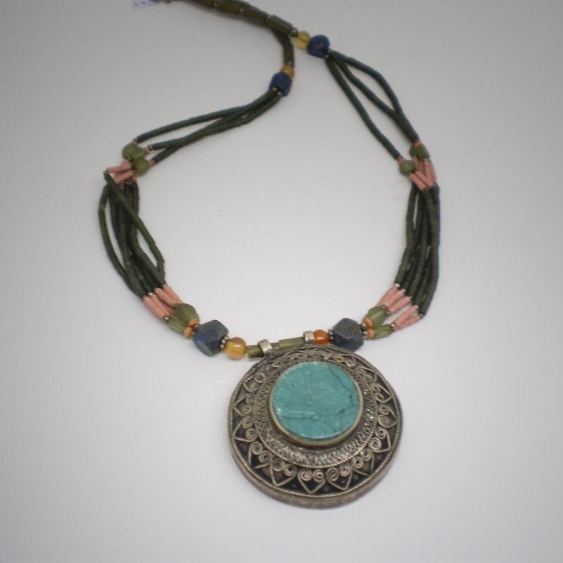 Collar Afgano de alpaca y piedras semipreciosas