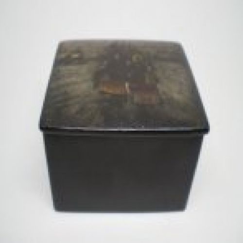 alt=\"Caja Rusa lacada cuadrada\"