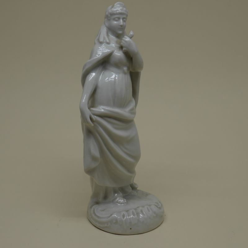 alt=\"Figura de porcelana Europea de principios del Siglo XX\"JPG