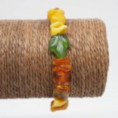 alt="pulsera de ambar elastica y cristal de colores. www.santelmotienda.com"