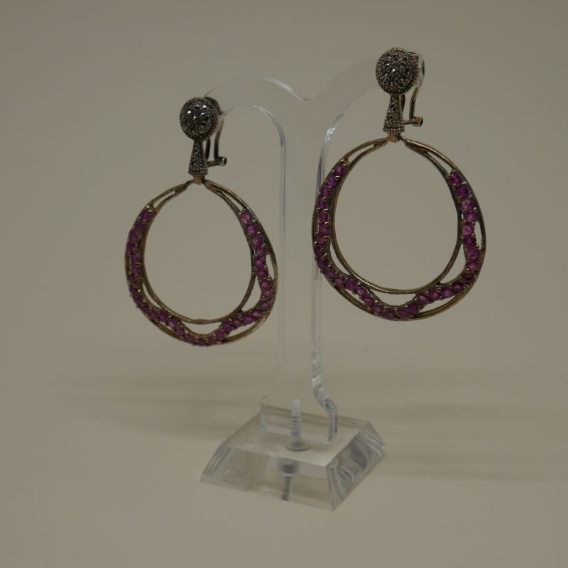 Pendientes de Plata de ley 925 Mils. largos con marcasitas y rubies de la India