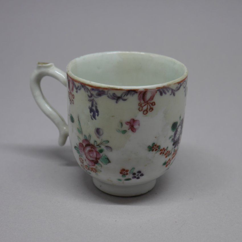 alt=\"Taza de porcelana Compañía de Indias, principios del Siglo XX\"JPG